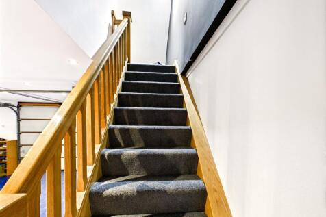 Mezzanine floor