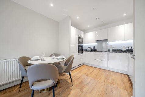 Dining/Kitchen