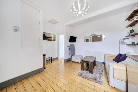 Kitchen/Reception