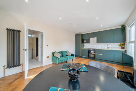 Kitchen/Reception