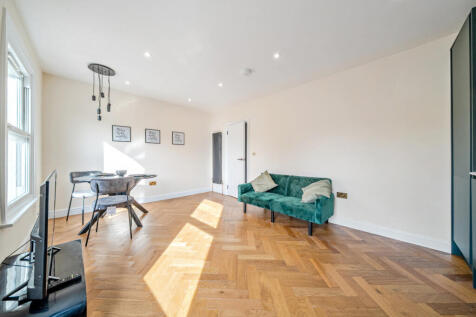 Kitchen/Reception