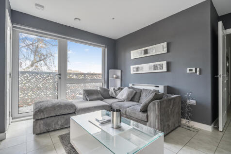 1382036-7-691b3cd...