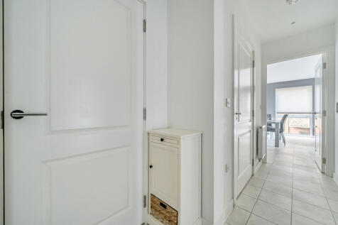 1382036-11-691b3d...