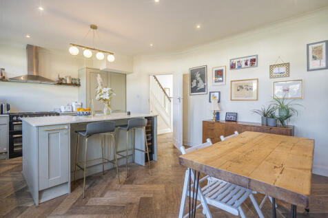 Kitchen/Dinning Room