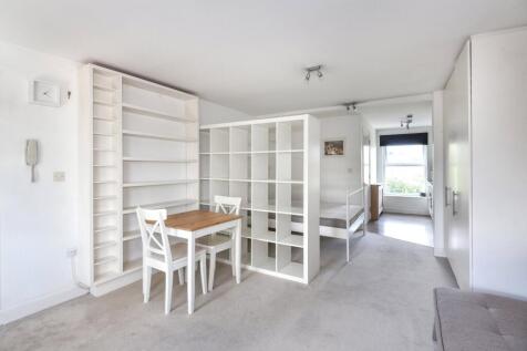 Reception/Bedroom