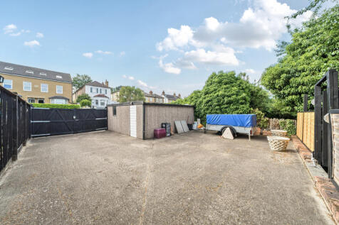 Garage &amp; Parking