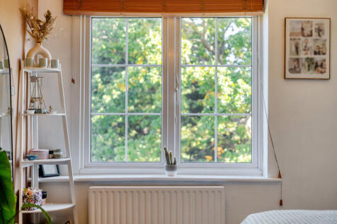 1362299-7-68e3c2b...