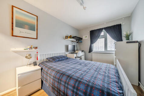 1374911-19-690209...