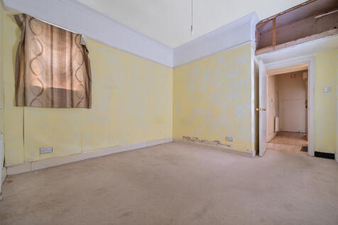 1314900-7-685aa38...