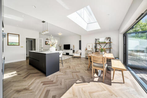 Kitchen/Reception