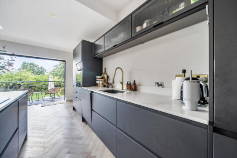 Kitchen/Reception