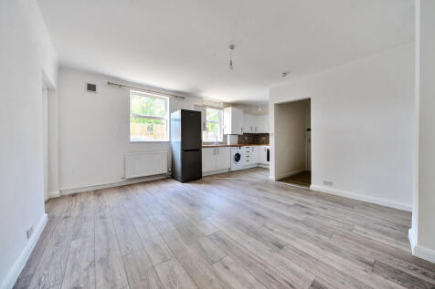 Lounge/Kitchen