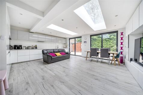 Reception/Kitchen