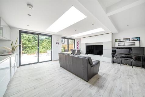 Reception/Kitchen