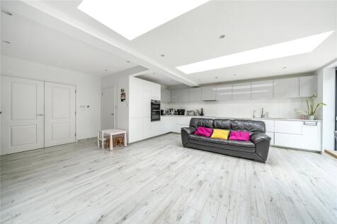 Reception/Kitchen