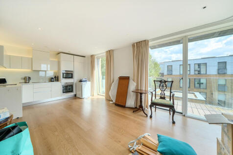 Reception/Kitchen