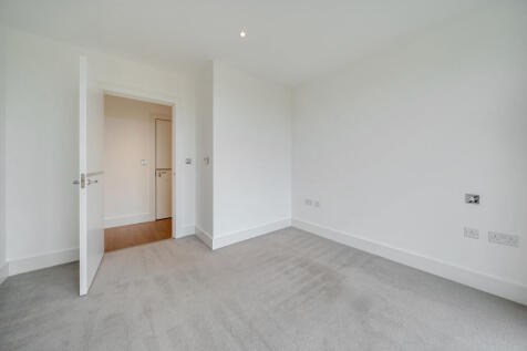 1370229-8-68f0c70...