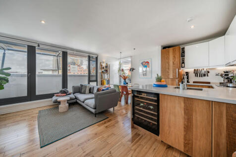 Reception/Kitchen