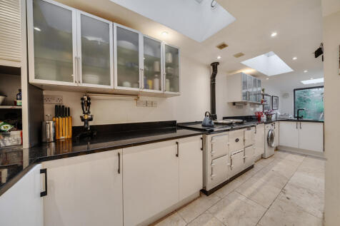 1371823-3-68f9f11...