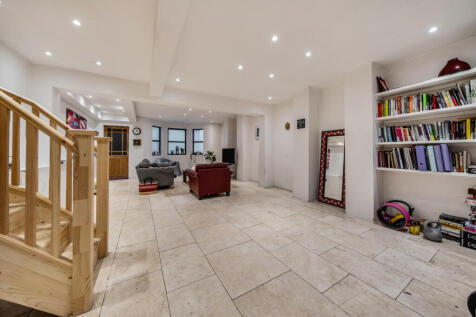 1371823-8-68f9f2b...