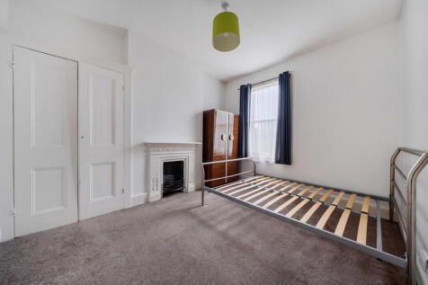 1371823-15-68f9f3...