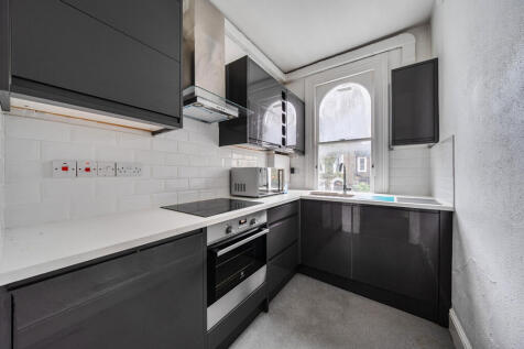 1371823-16-68f9f3...