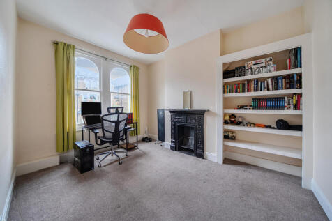 1371823-17-68f9f3...