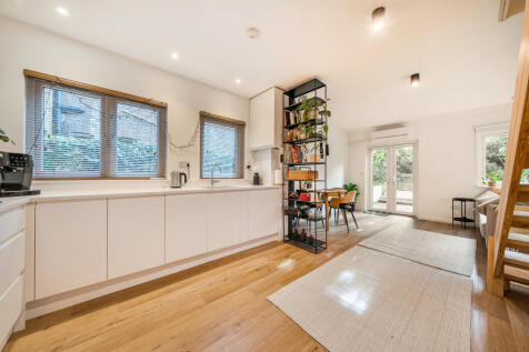 Kitchen/Reception