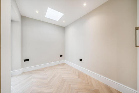 1347201-10-68b6db...