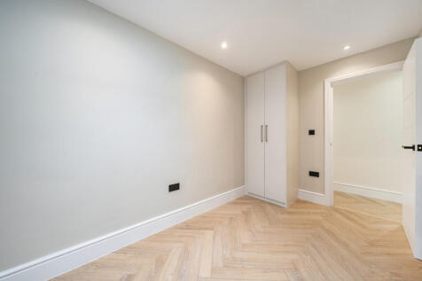 1347201-11-68b6db...