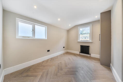 1347199-4-68b6d03...