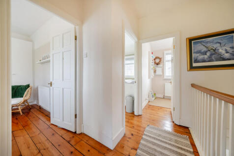 1370252-5-68f7919...