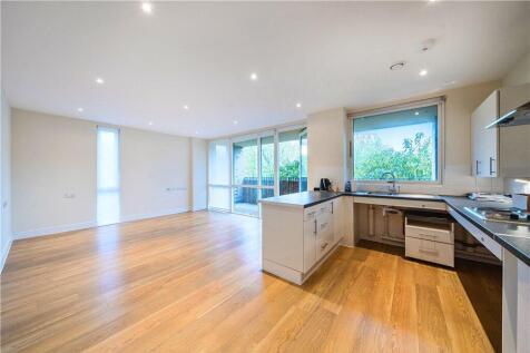Receprion/Kitchen