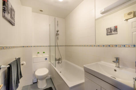 8589363-interior0...