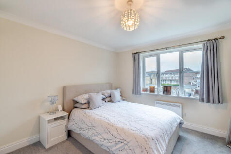 8589363-interior0...