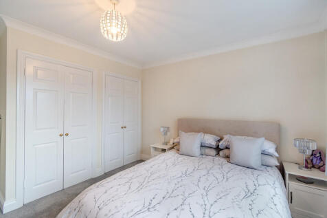 8589363-interior0...