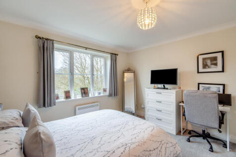 8589363-interior0...