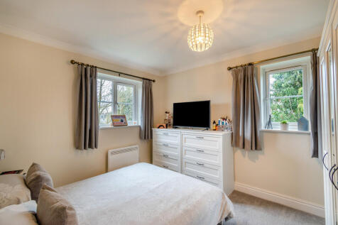 8589363-interior0...