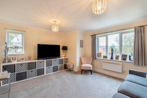 8589363-interior0...