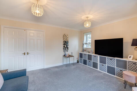 8589363-interior0...