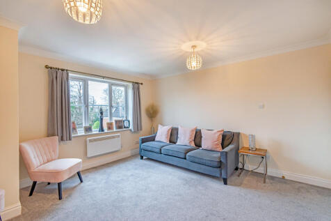 8589363-interior1...