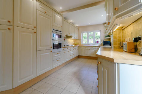 8439453-interior0...