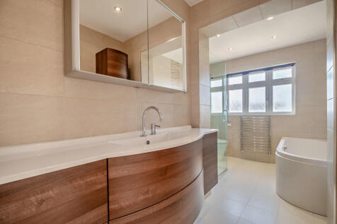 8646612-interior1...