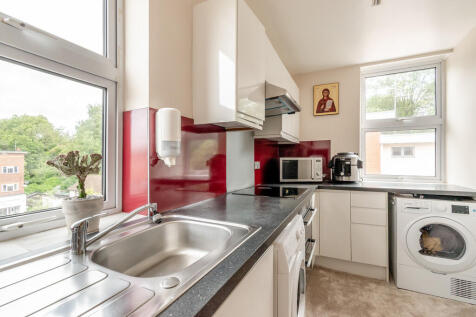 8564282-interior0...