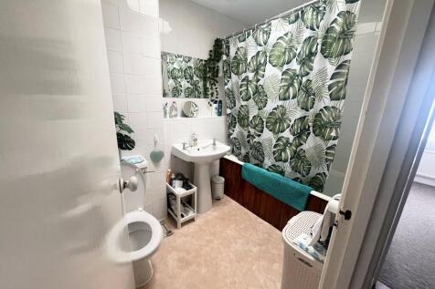 30 TF bathroom