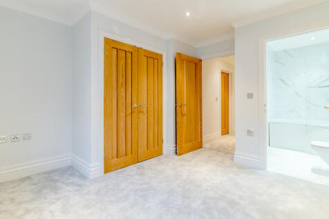 8323028-Flat4_9-i...