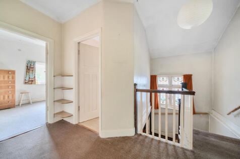 1303983-8-683dd1c...
