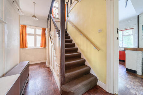 1303983-5-683dd1a...