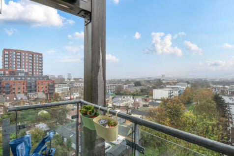 1375597-15-691721...