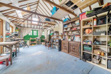 Garage/Workshop